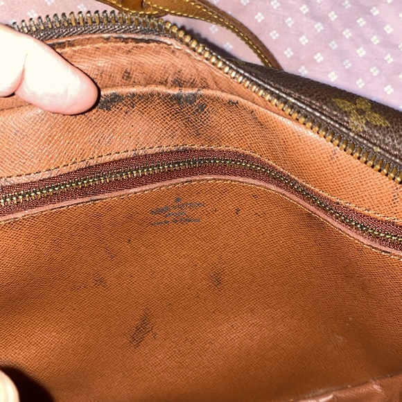 LV Jeune fille crossbody - Picture 5 of 17